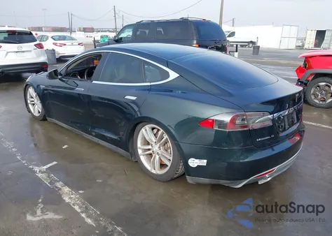 2013 Tesla Model S Performance z USA, uszkodzony, nr VIN 5YJSA1DP7DFP17019